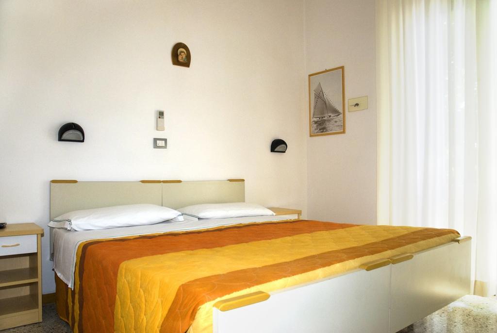 Hotel Sorriso San Mauro Mare 客房 照片